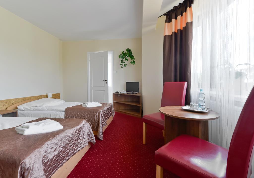 Harmonia Hotel Biala Podlaska Luaran gambar